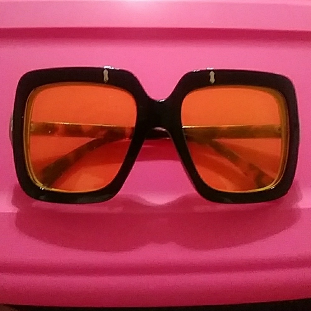 Flip up sunglasses